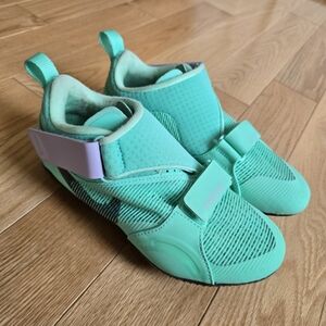 Nike Light Green Athletic Shoes